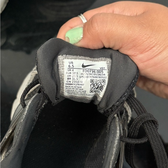 Nike V2K Run - Picture 4 of 5